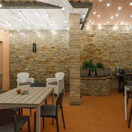 Apartamento La Corte Di Romeo Centro And Private Parking Rávena